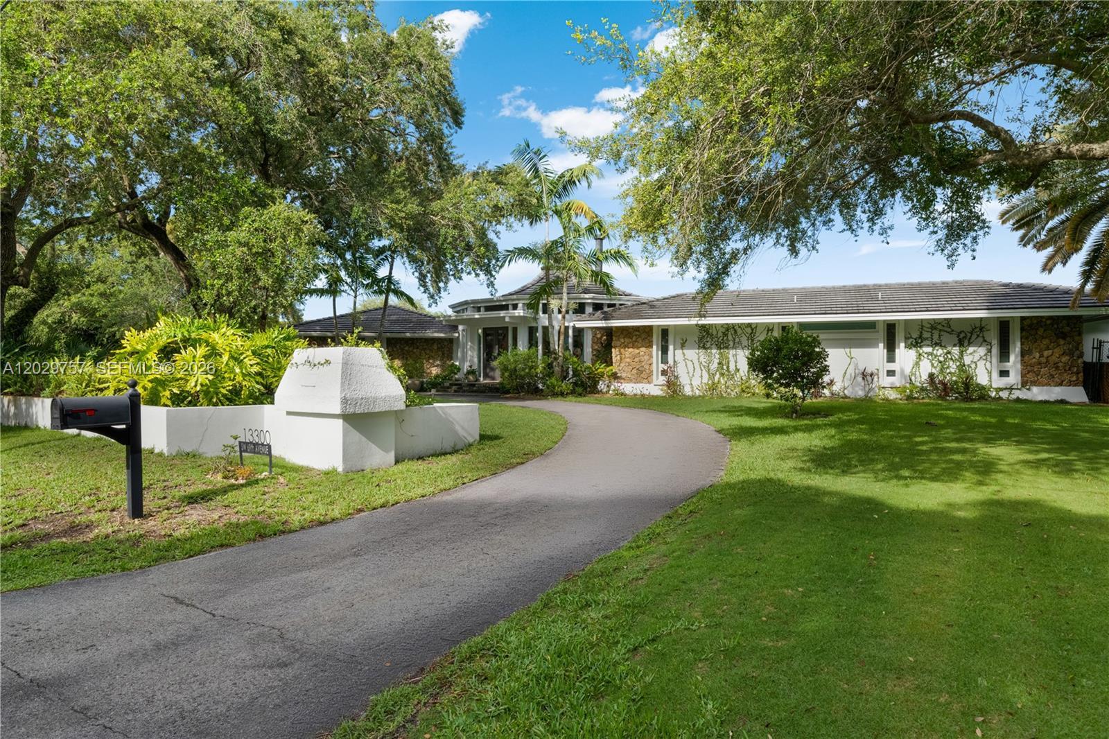 13300 SW 69th Ave, Pinecrest FL 33156 photo 3