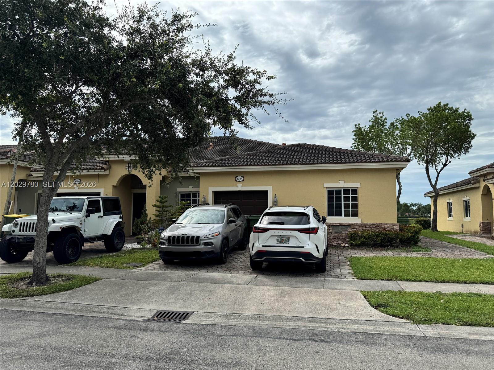 3384 NE 11th Dr, Homestead FL 33033 photo 2