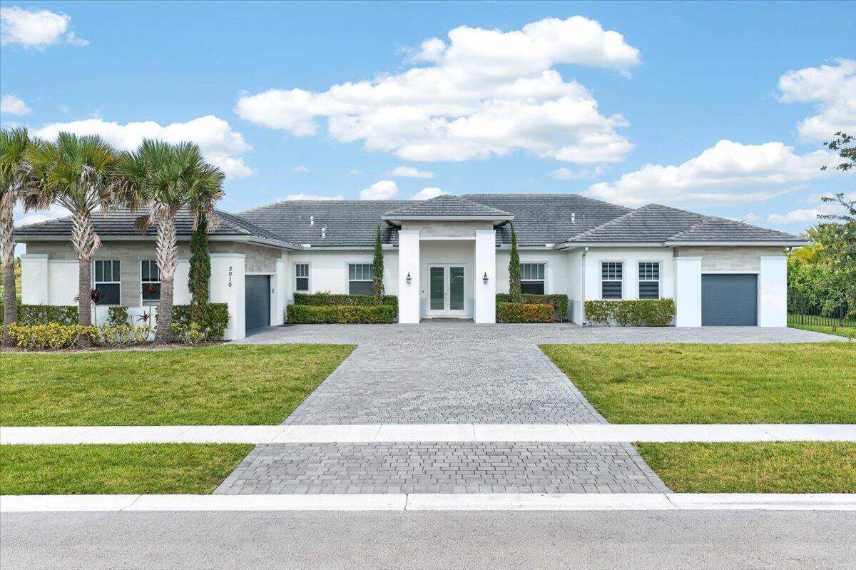 2010 Meadows Drive, Davie FL 33324 photo 2