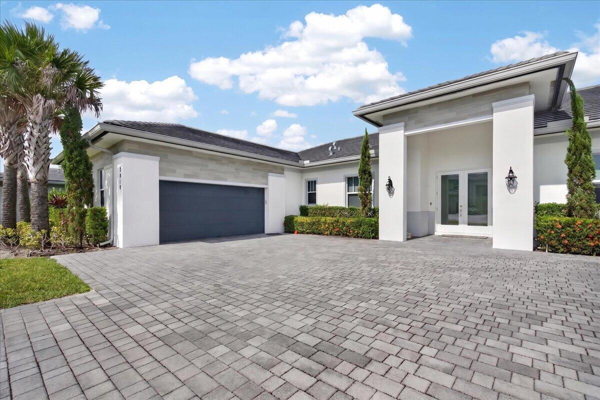 2010 Meadows Drive, Davie FL 33324 photo 4