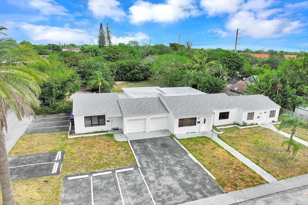2419 Pierce St, Hollywood FL 33020 photo 4