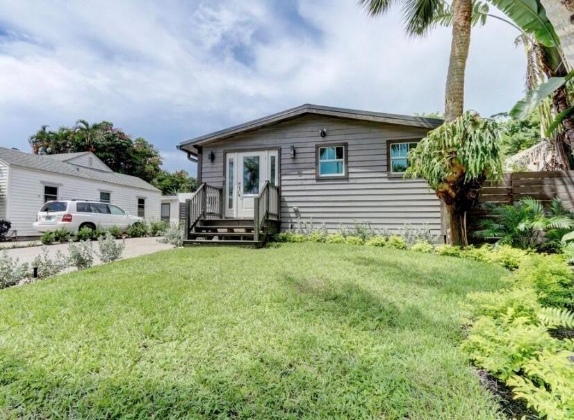 833 Ardmore Road, West Palm Beach FL 33401 photo 2