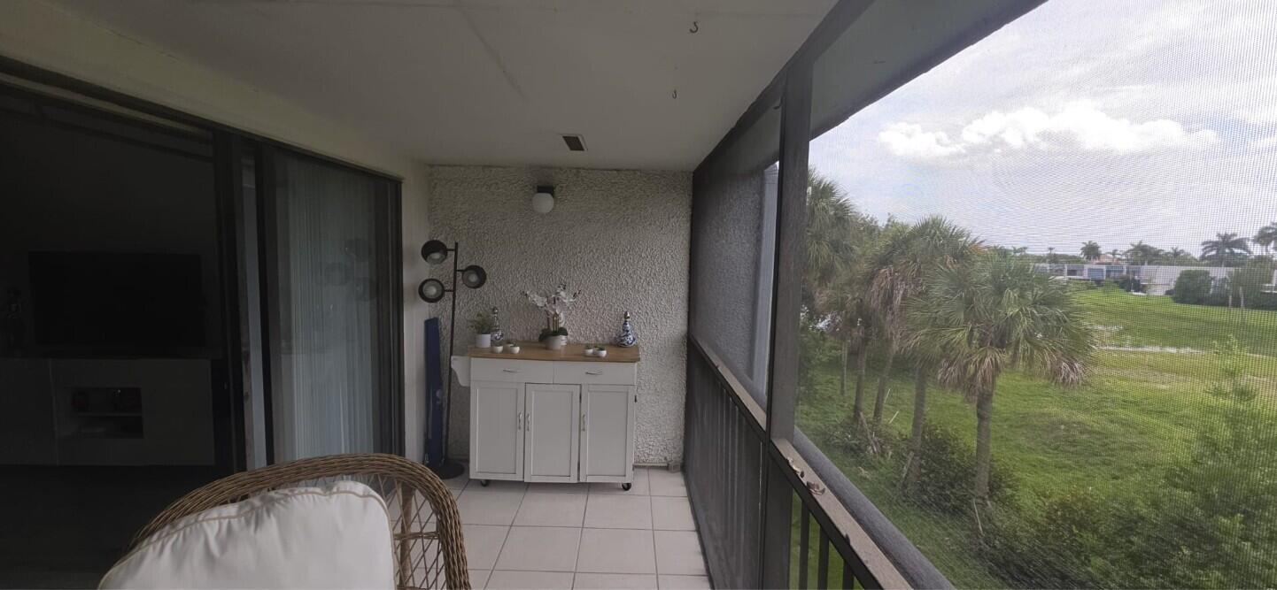 4284 Deste # 304, Lake Worth FL 33467 photo 2