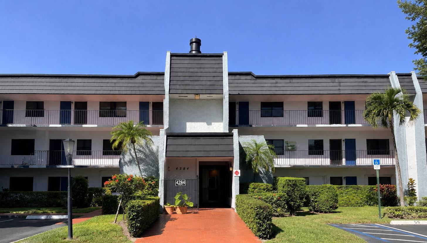 4284 Deste # 304, Lake Worth FL 33467 photo 4