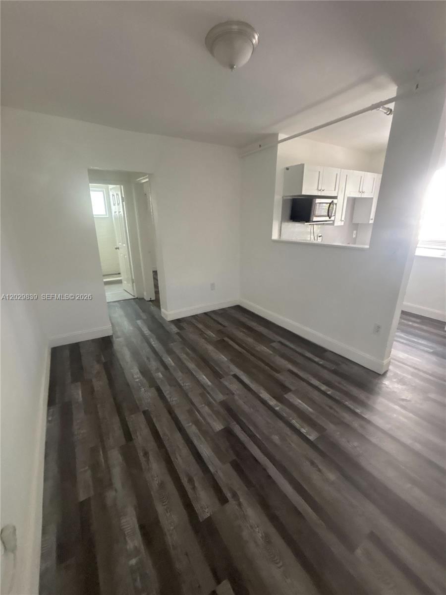 542 NW 8th St # 11, Miami FL 33136 photo 4