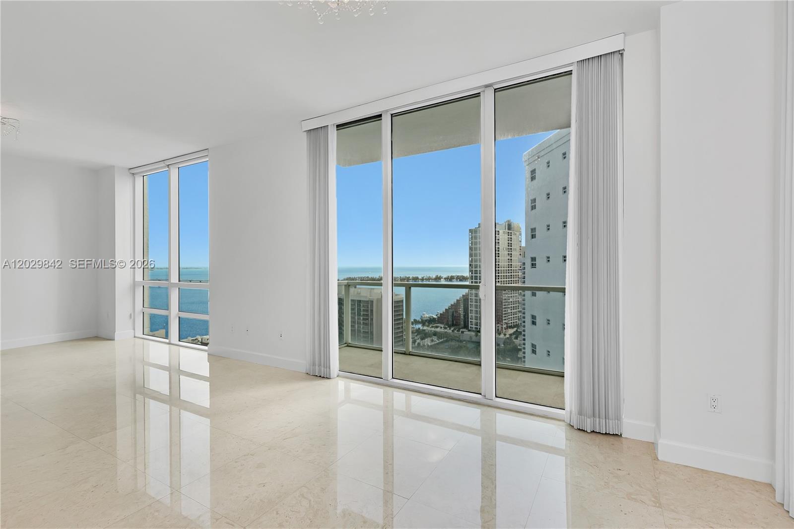 218 SE 14th St, Miami FL 33131 photo 4