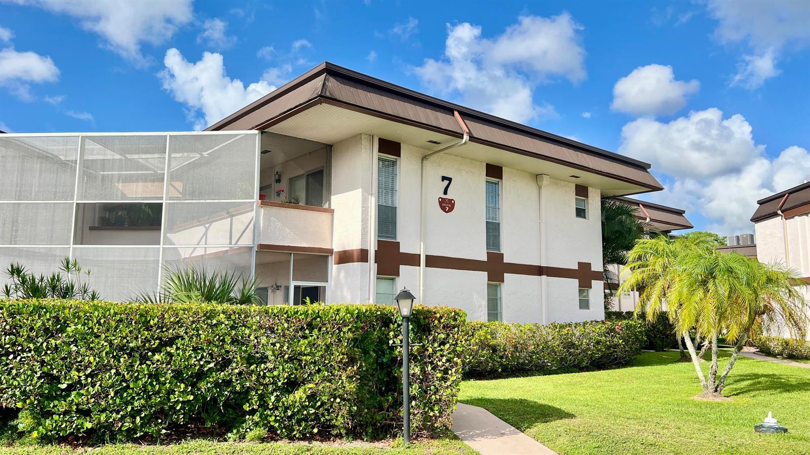 7 Greenway Village N # 105, Royal Palm Beach FL 33411