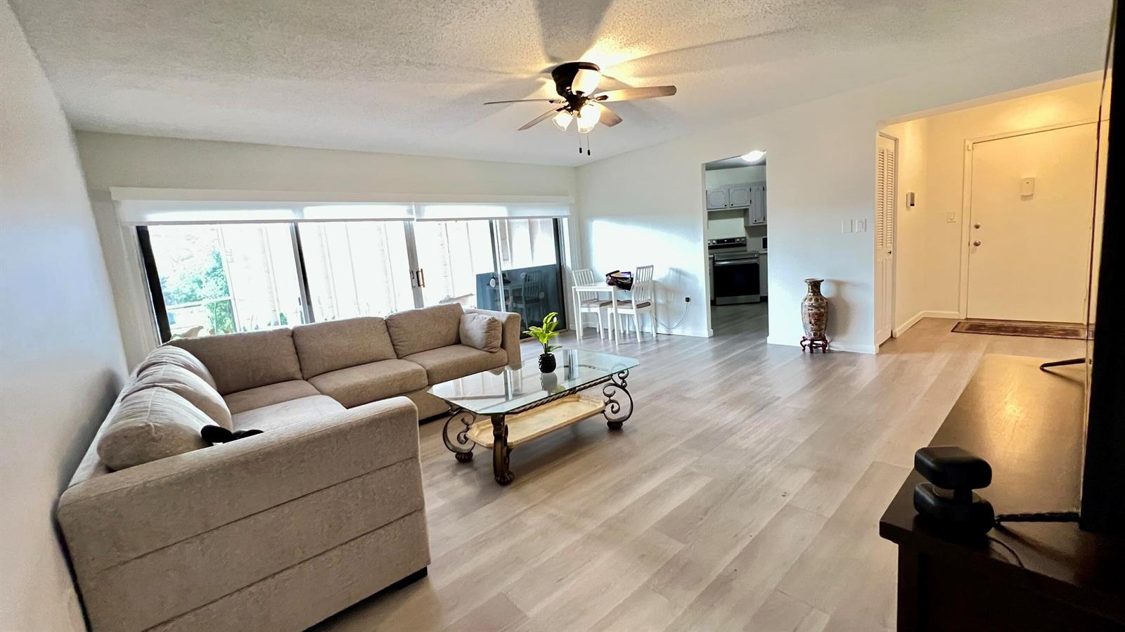 7 Greenway Village N # 105, Royal Palm Beach FL 33411 photo 4