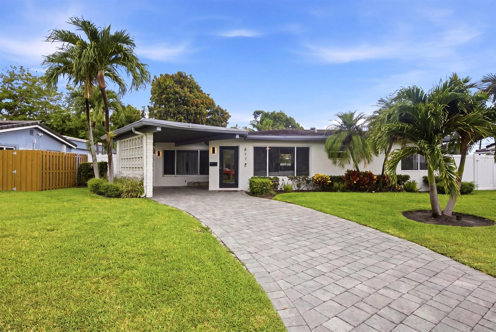 817 SE 16th Street, Deerfield Beach FL 33441 photo 2