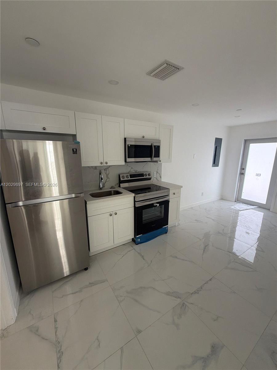 729 SW 3rd St # 2, Miami FL 33130 photo 2