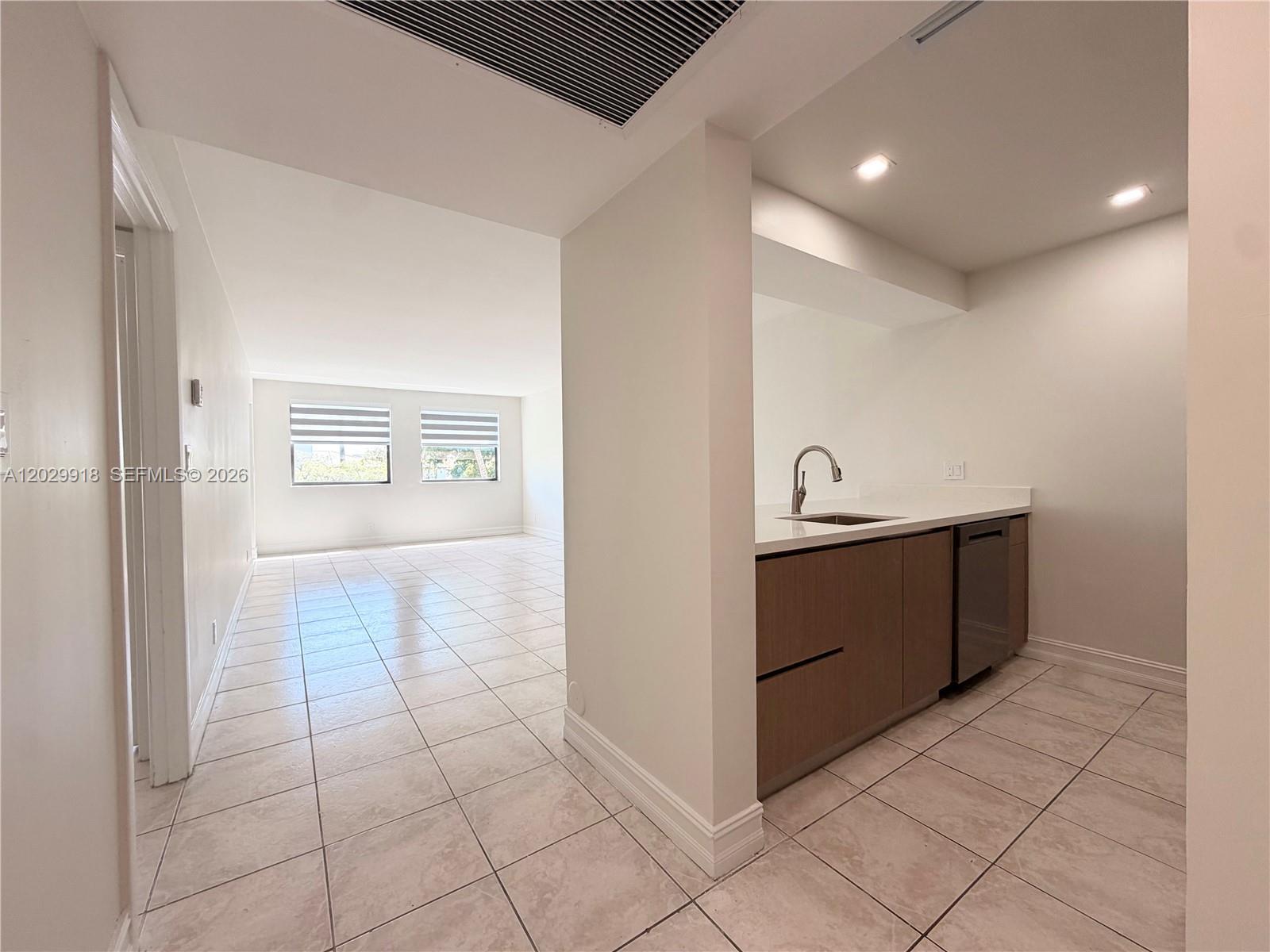 8100 Geneva Ct # 345, Doral FL 33166 photo 2