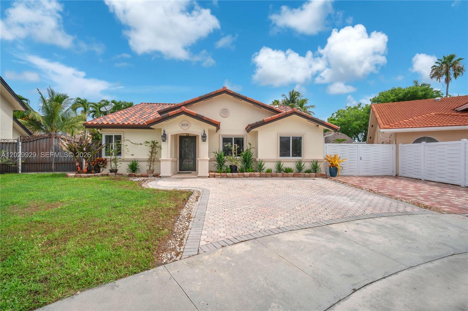 15715 SW 76th Ter, Miami FL 33193 photo 2