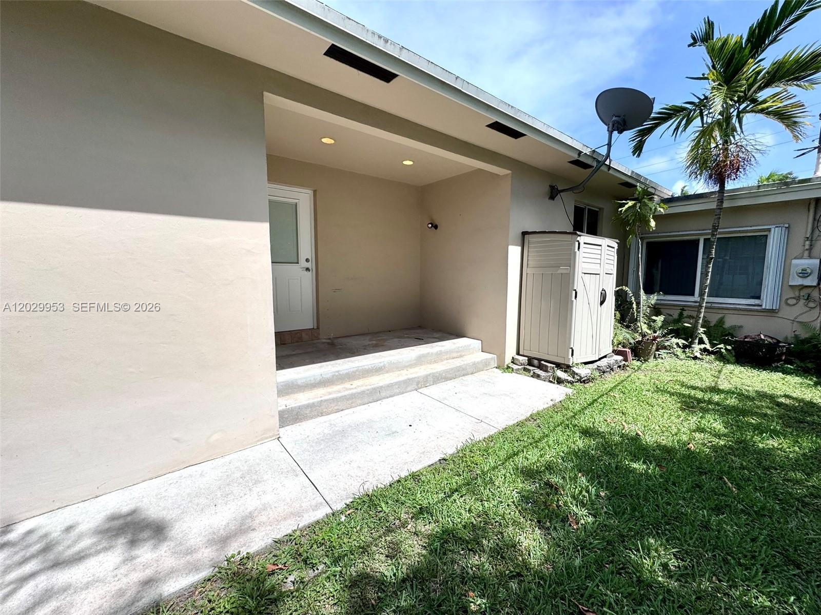 1419 Garfield St, Hollywood FL 33020 photo 4