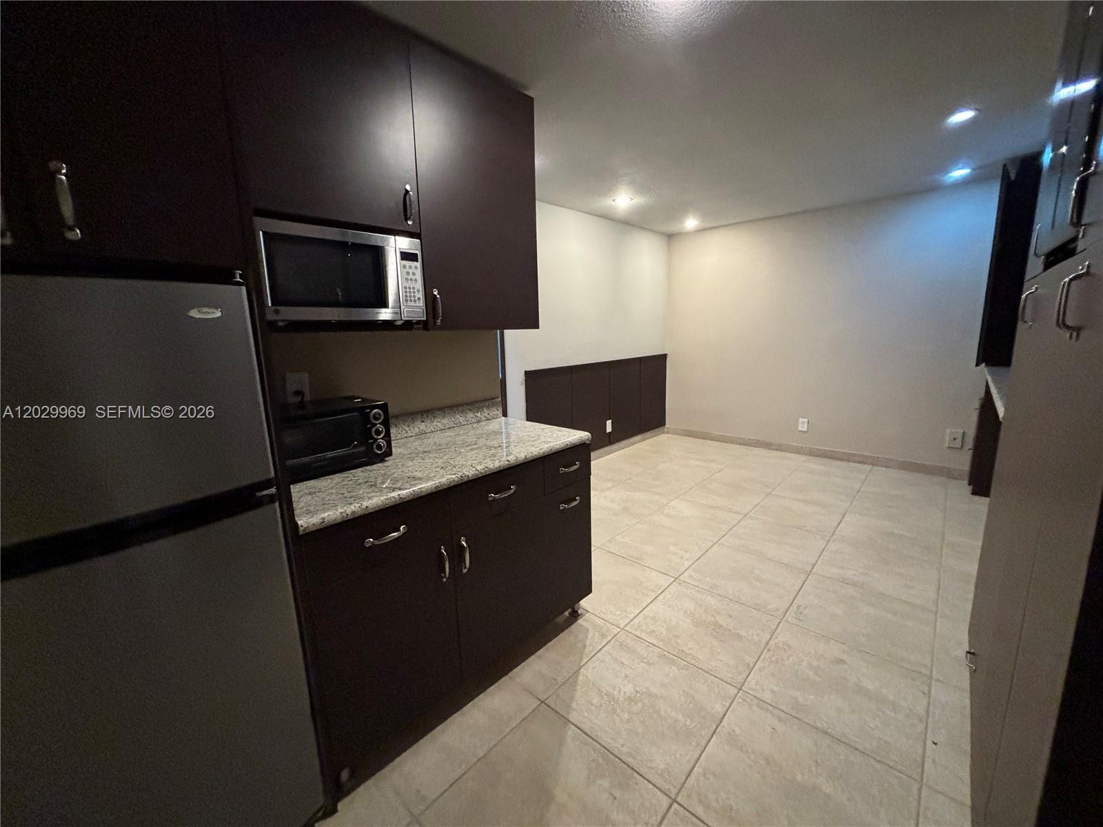 7290 NW 38th St, Hollywood FL 33024 photo 2