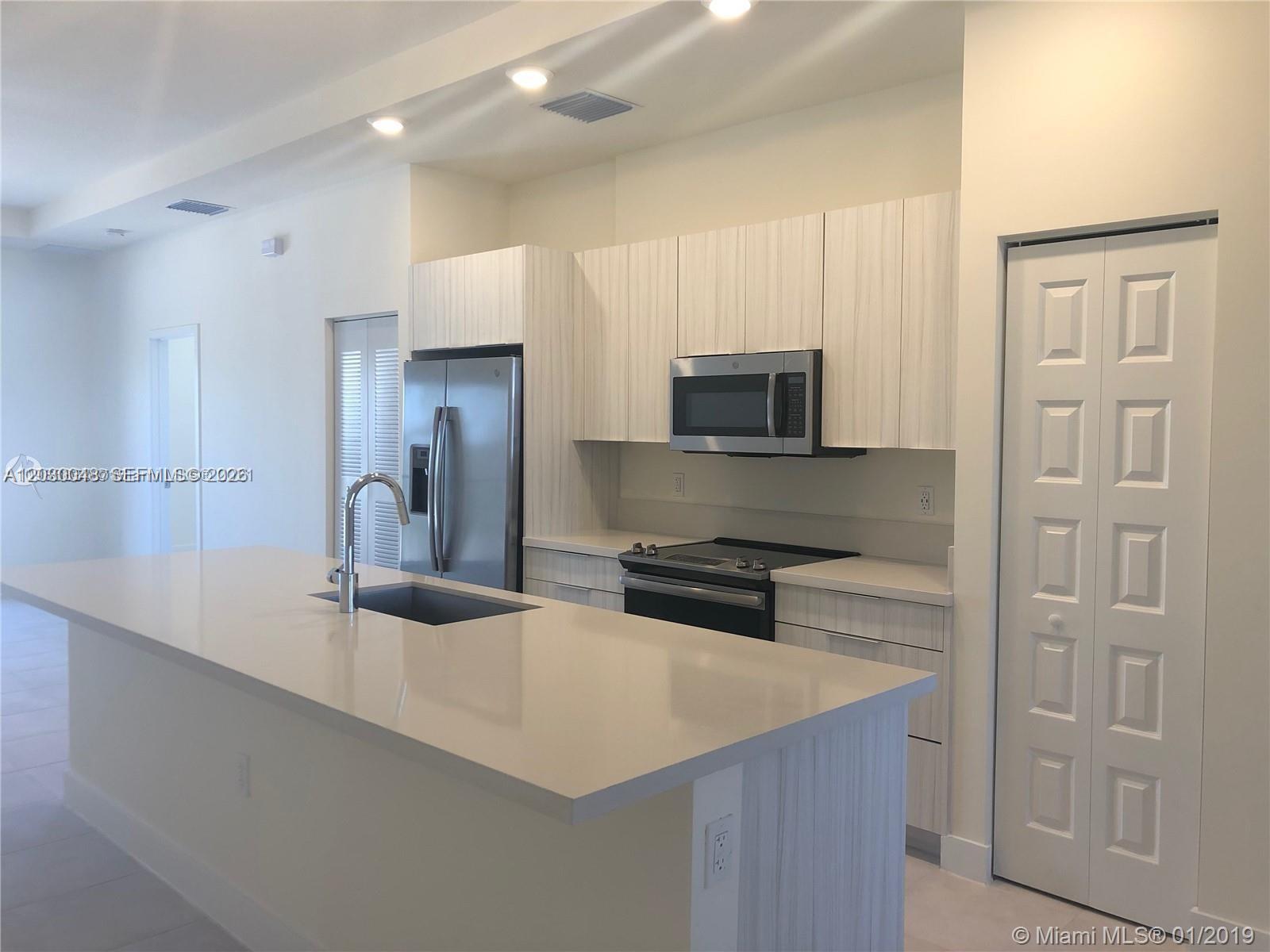 7825 NW 104 AVE # 34, Doral FL 33178
