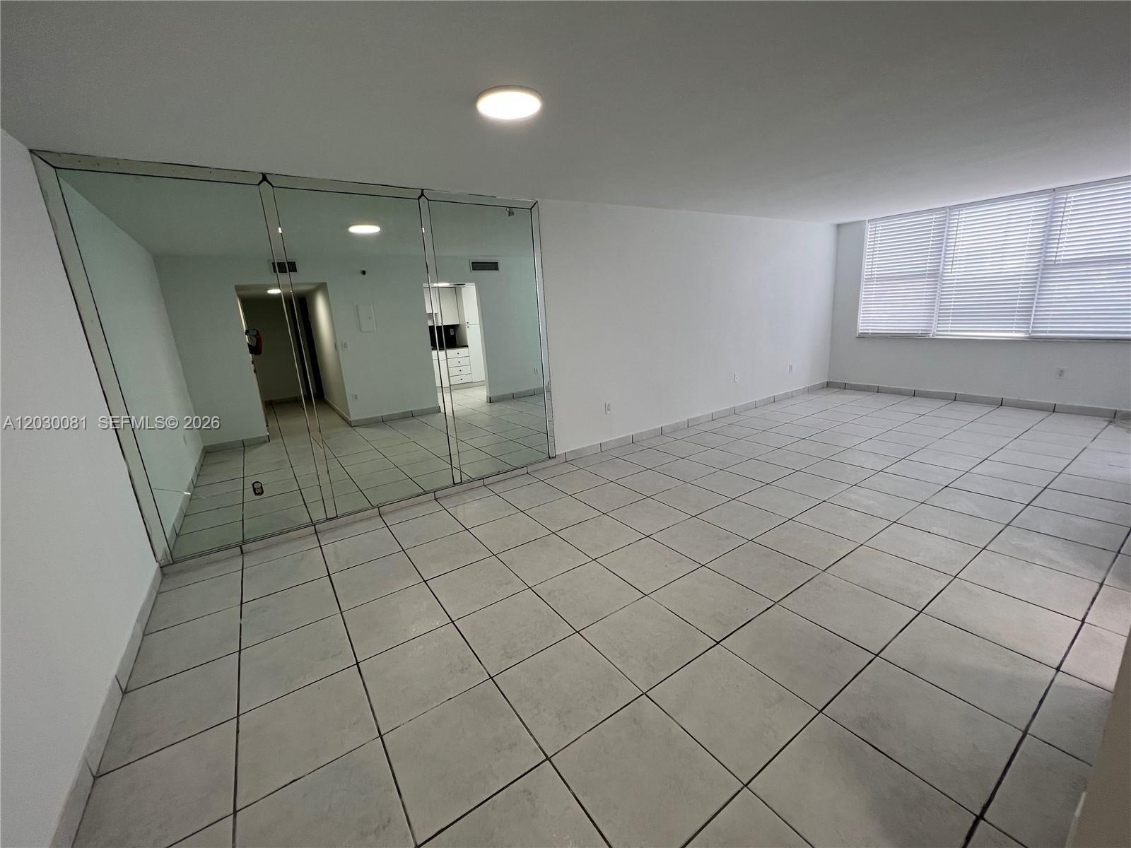 17890 W Dixie Hwy 502 Hwy # 502, North Miami Beach FL 33160 photo 2