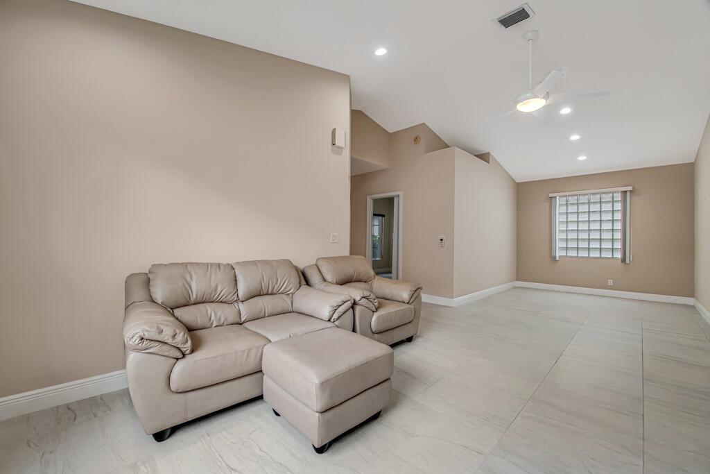 9529 Cherry Blossom Terrace, Boynton Beach FL 33437 photo 5