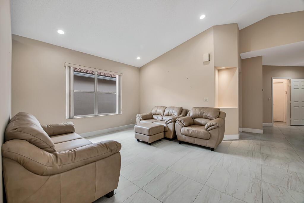 9529 Cherry Blossom Terrace, Boynton Beach FL 33437 photo 4