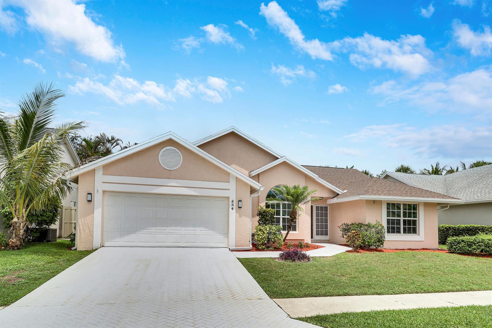 234 Moccasin Trail W, Jupiter FL 33458 photo 3