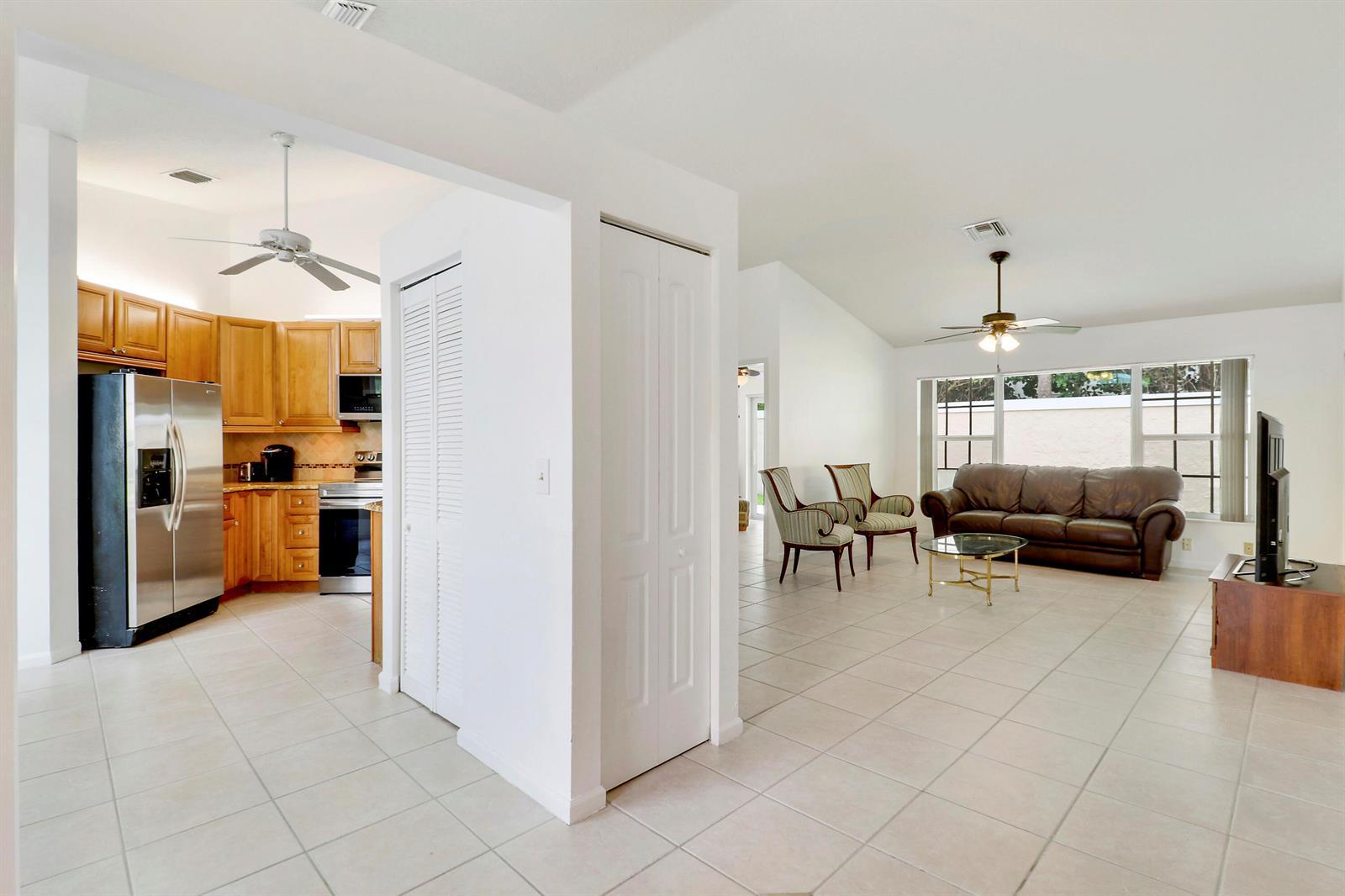234 Moccasin Trail W, Jupiter FL 33458 photo 5