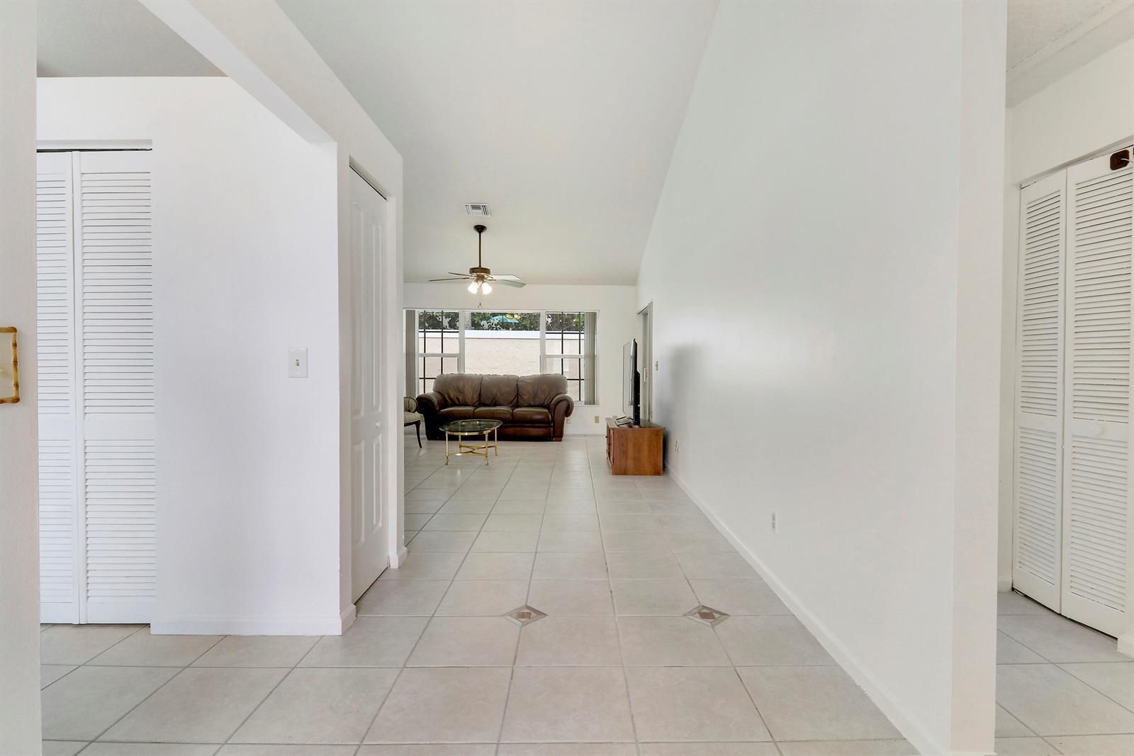 234 Moccasin Trail W, Jupiter FL 33458 photo 4