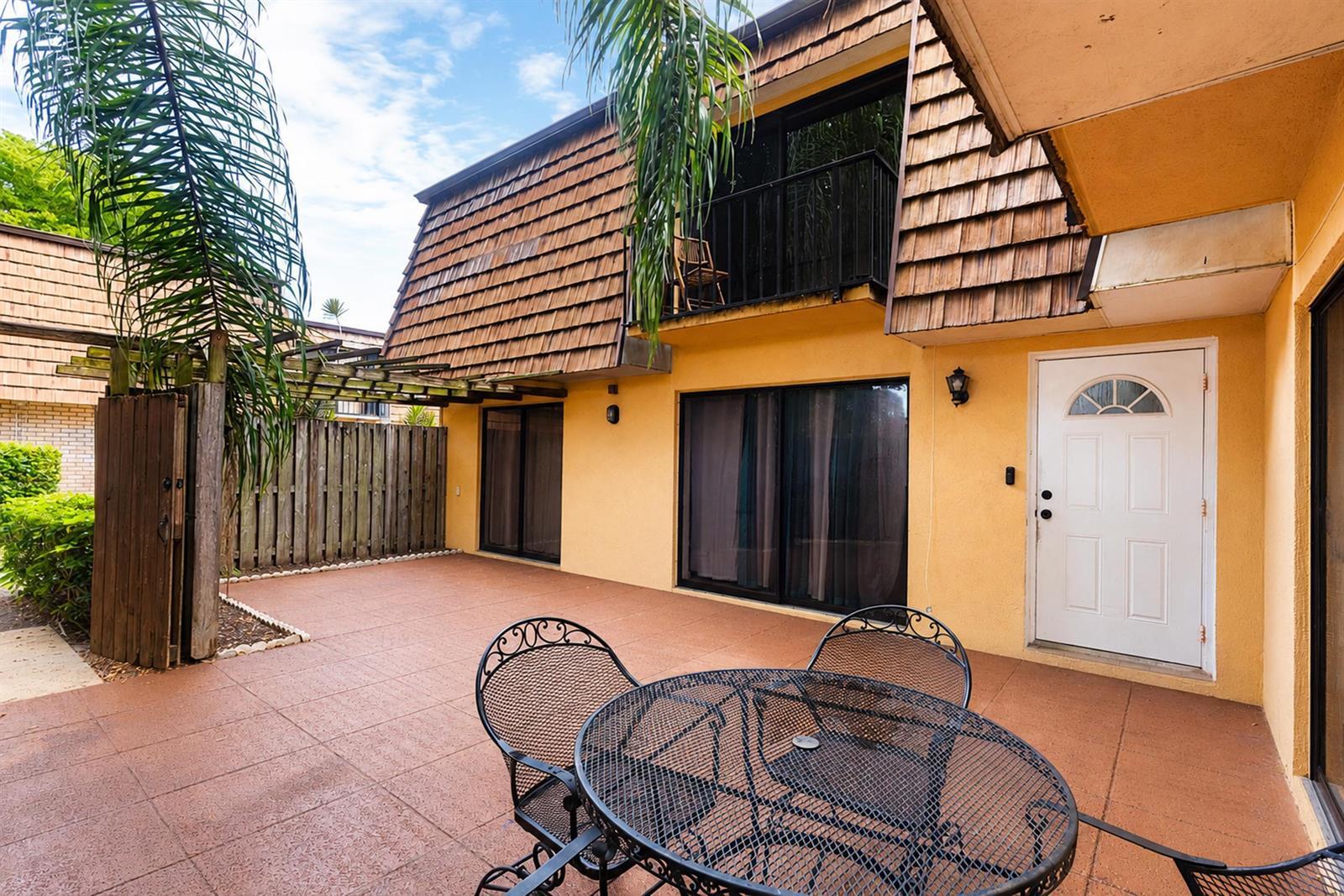 517 5th Lane, FL 33463 photo 3