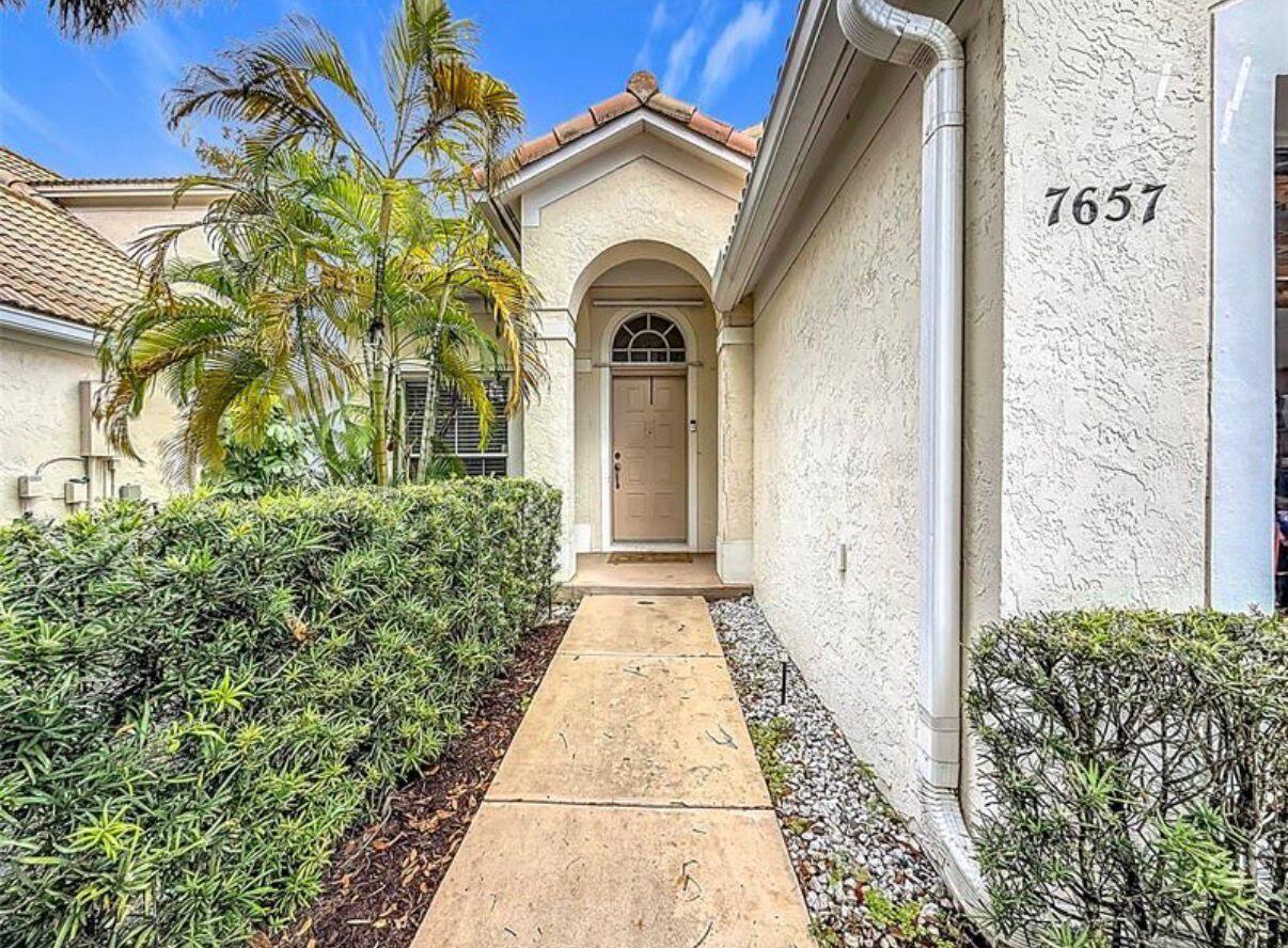 7657 Sanctuary Drive, Coral Springs FL 33065 photo 2