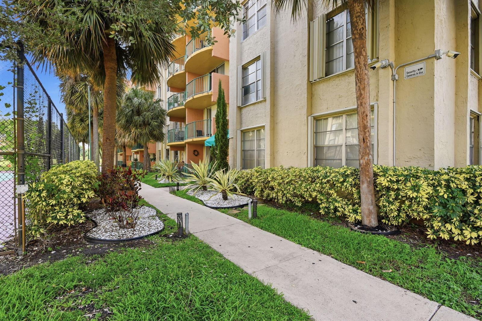 9360 Fontainebleau Boulevard Apt 310, Miami FL 33172 photo 3