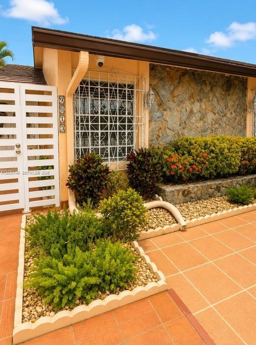 9013 SW 8th Ter, Miami FL 33174 photo 2