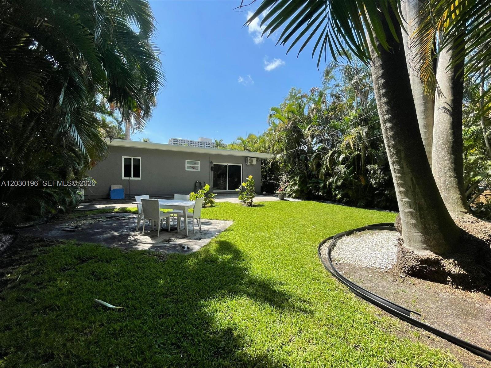 1511 NE 109th St, Miami FL 33161 photo 2