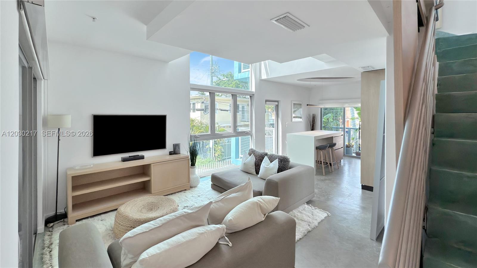 734 Michigan Ave, Miami Beach FL 33139 photo 4