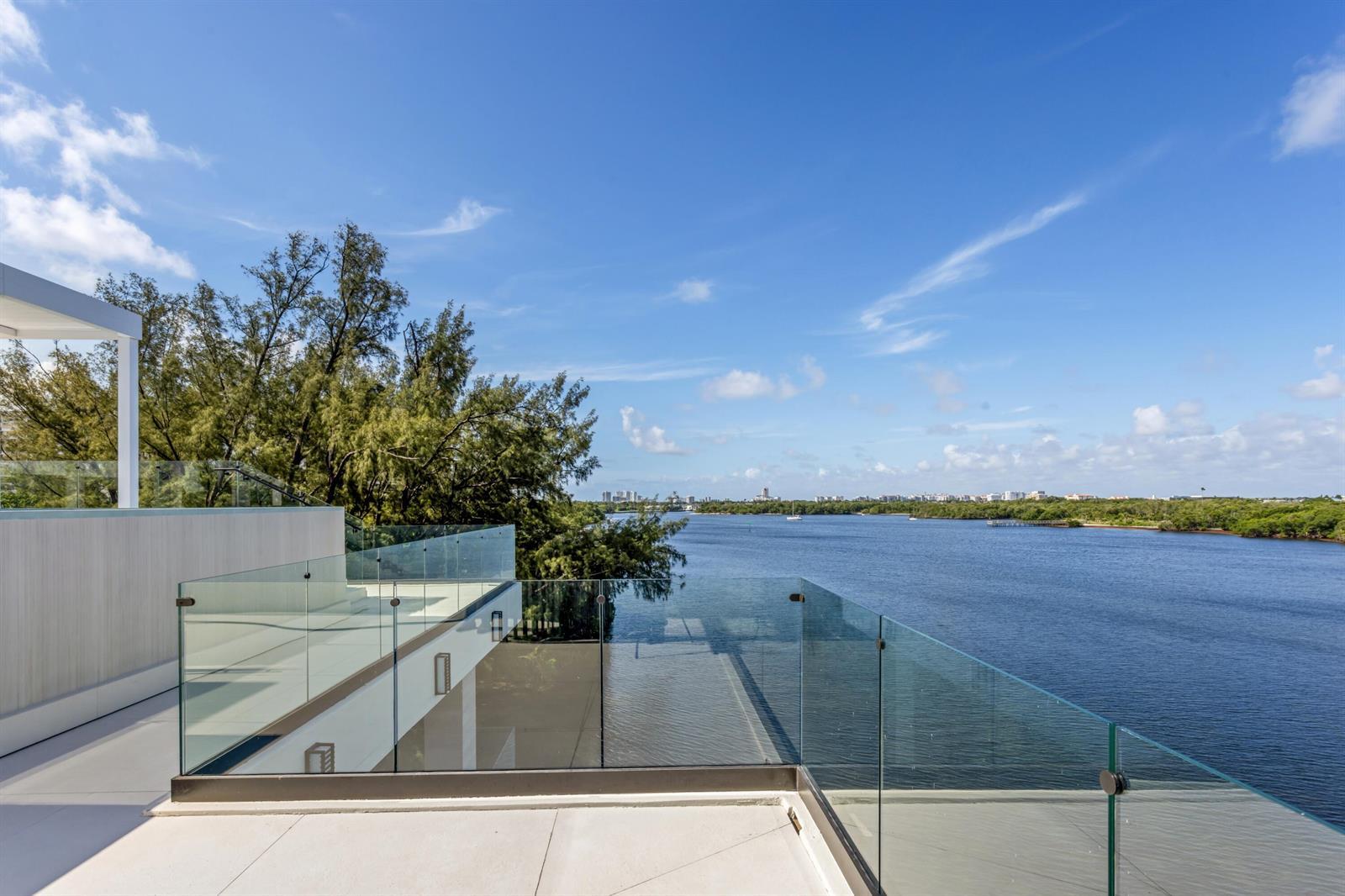 900 Lago Mar Lane, Boca Raton FL 33431 photo 2