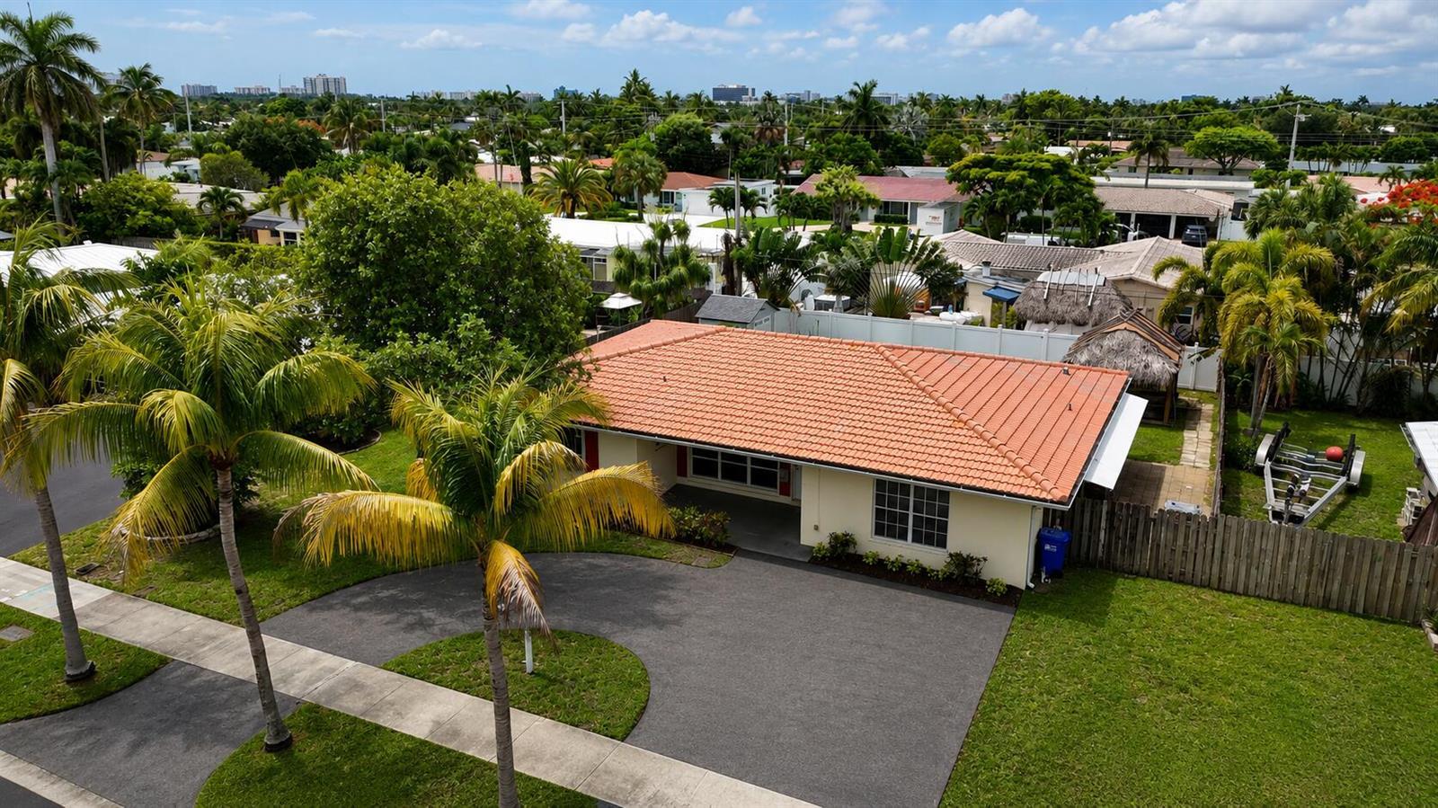 420 SE 4th Court, Pompano Beach FL 33060 photo 2