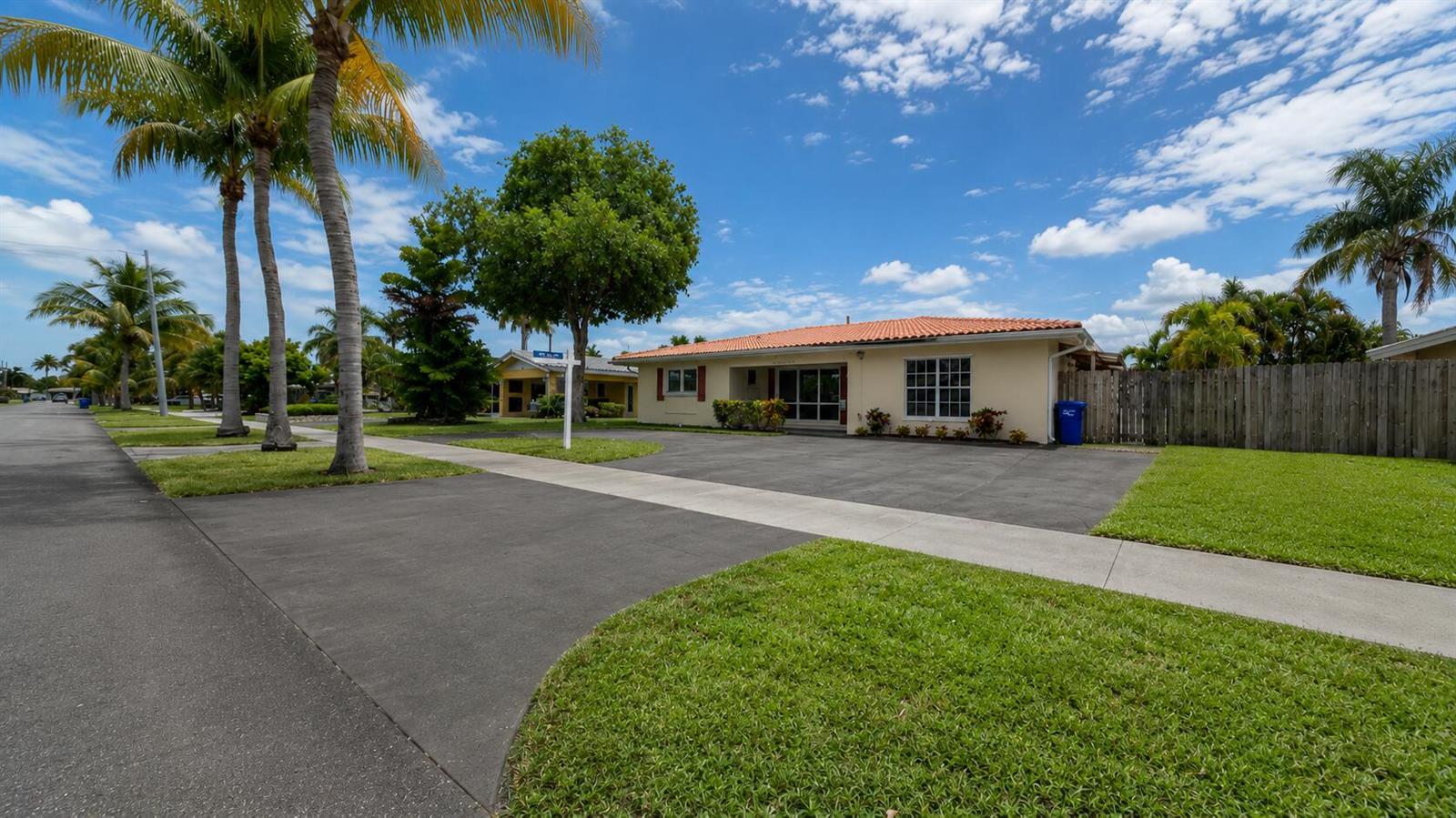 420 SE 4th Court, Pompano Beach FL 33060 photo 3