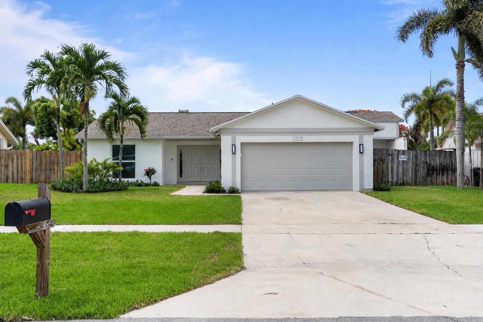 1313 Pinetta Circle, Wellington FL 33414