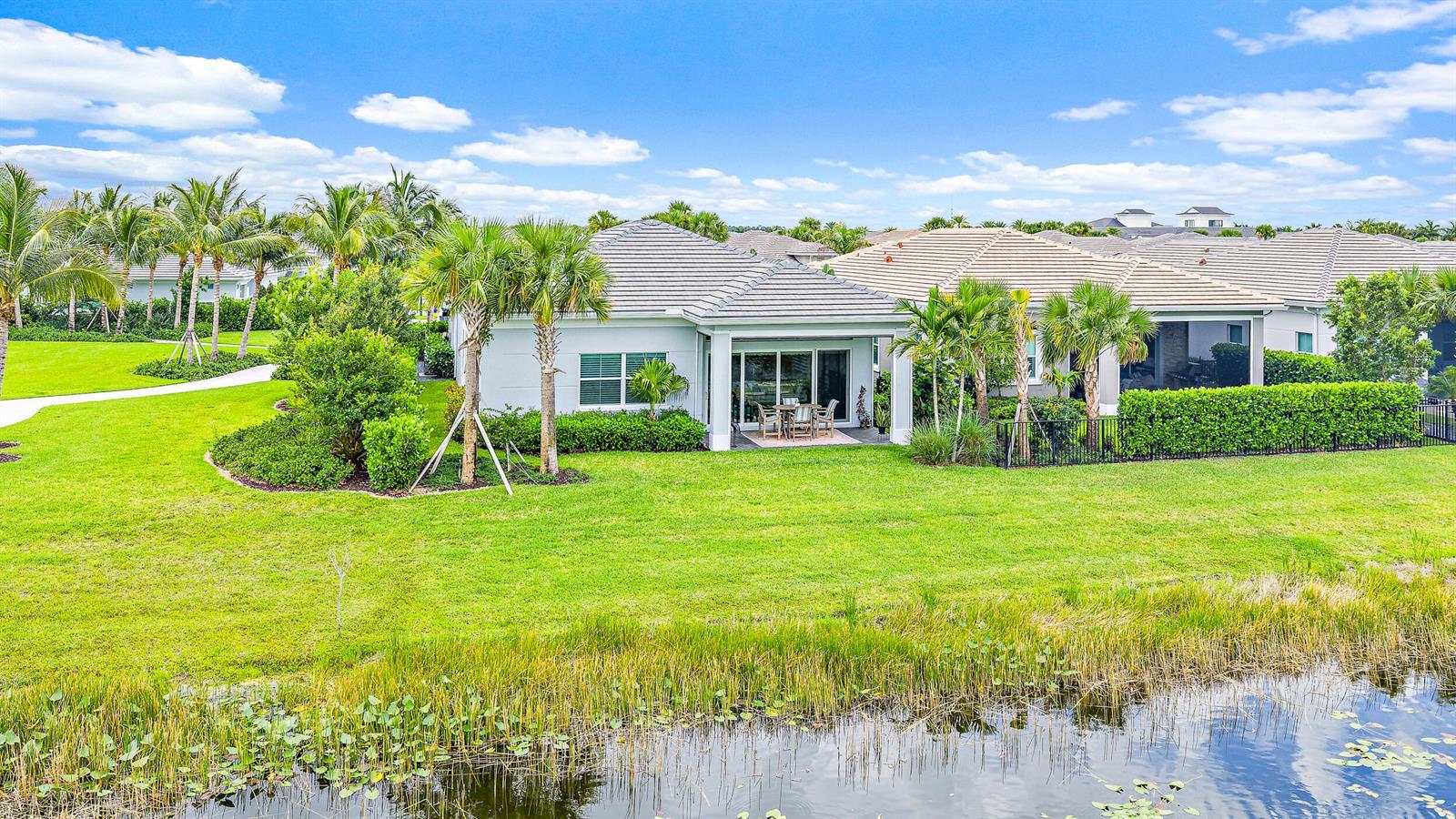 10075 Driftwood Way, Palm Beach Gardens FL 33412