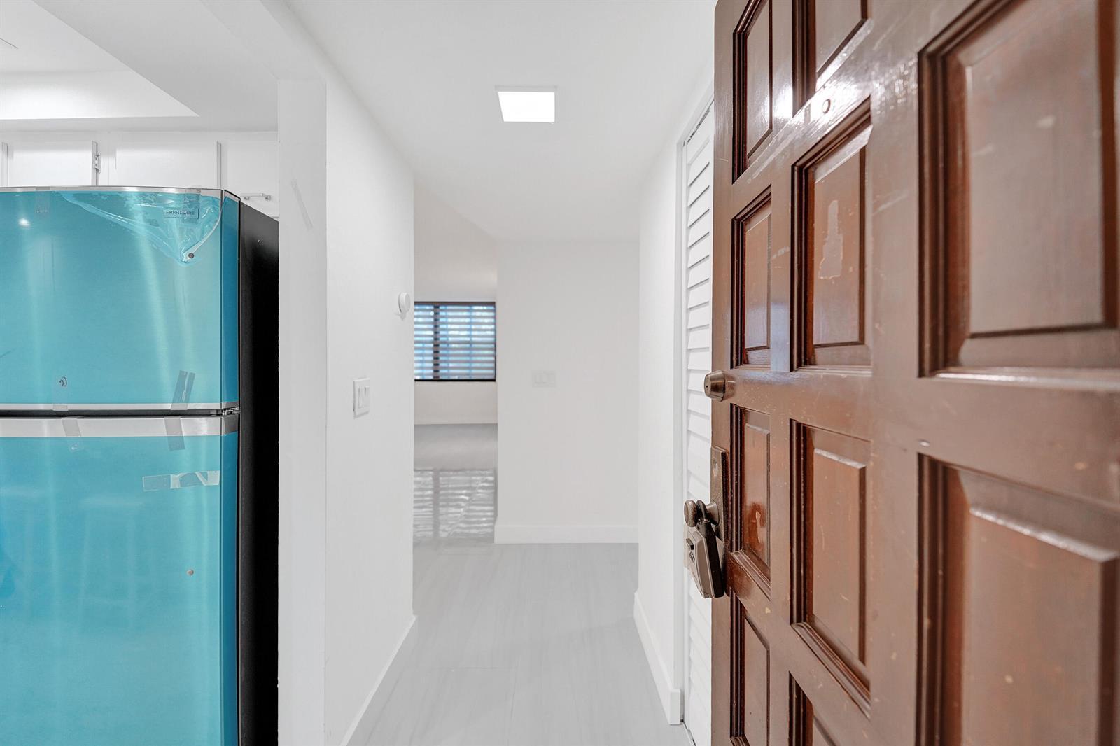 3800 N Hills Drive # 208, Hollywood FL 33021 photo 2