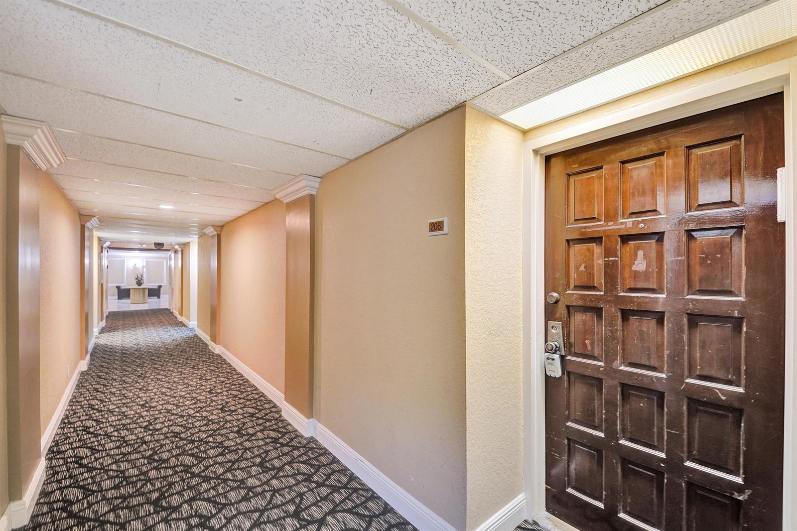 3800 N Hills Drive # 208, Hollywood FL 33021