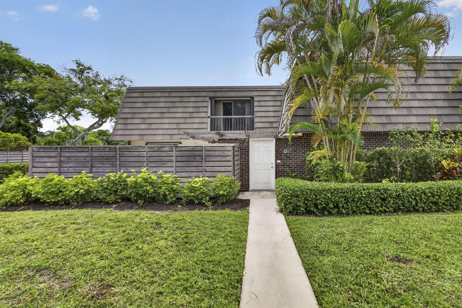 121 1st Terrace, Palm Beach Gardens FL 33418 photo 2