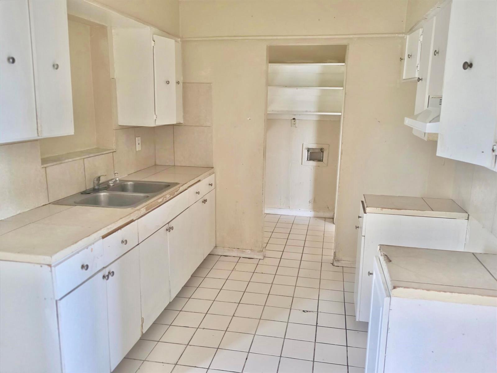 1216 Giller Avenue, Mangonia Park FL 33407 photo 3