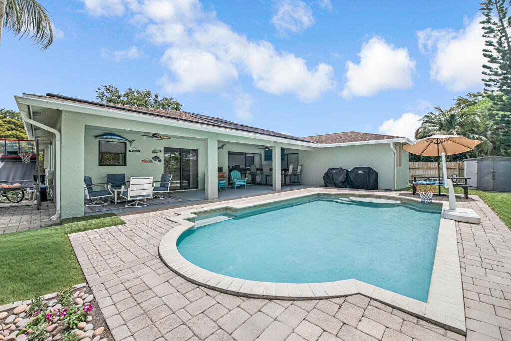 100 Greenwood Court, Royal Palm Beach FL 33411 photo 3