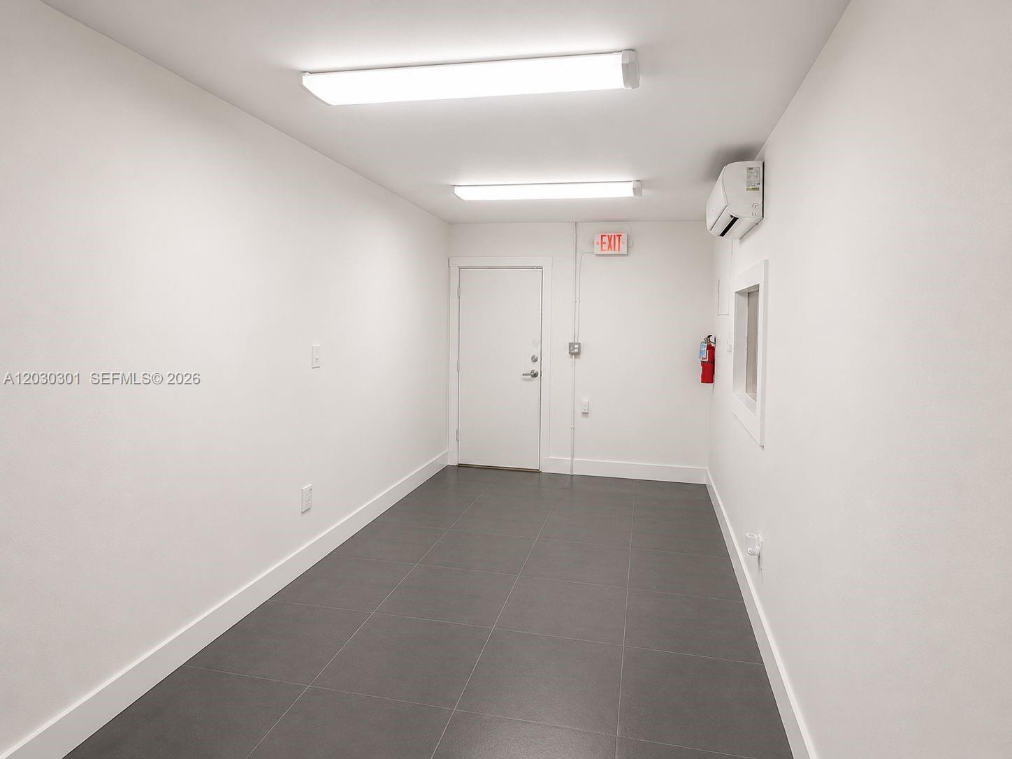 7917 NW 64th St, Miami FL 33166 photo 2