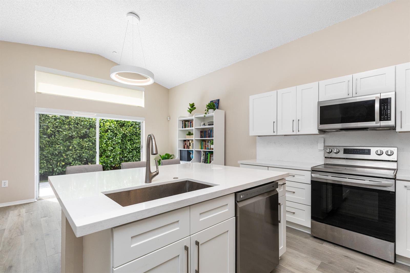 5349 NW 117th Avenue, Coral Springs FL 33076 photo 5