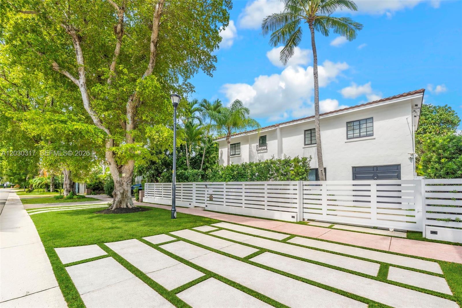 5236 Pine Tree Dr, Miami Beach FL 33140 photo 4