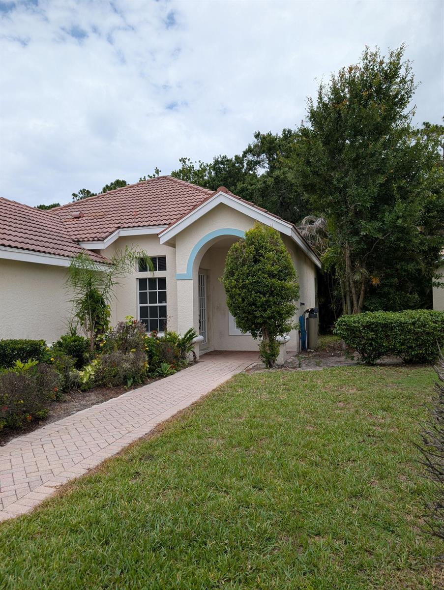 708 SW Saint Vincent Cove, Port St. Lucie FL 34986 photo 2