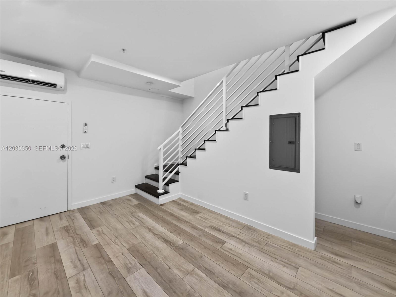 Miami Beach, FL 33139 photo 2