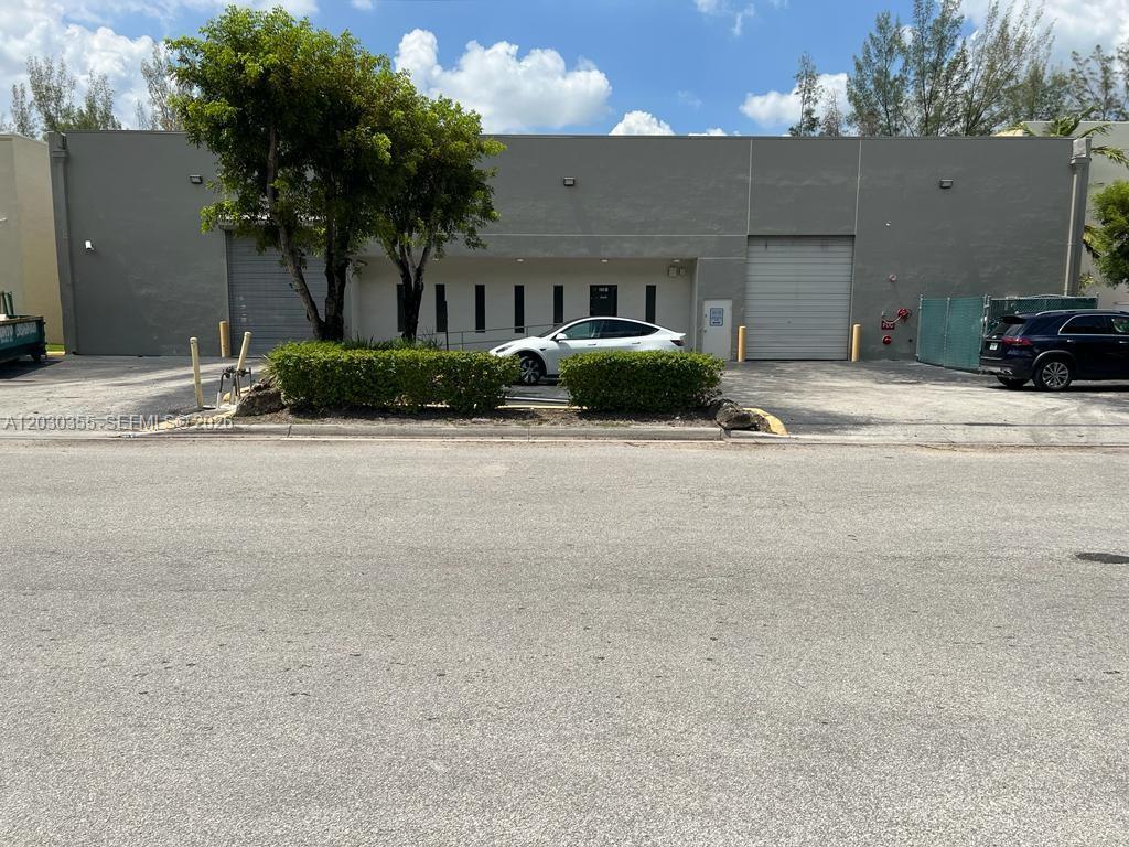 2281 NW 95th Ave, Doral FL 33172 photo 2