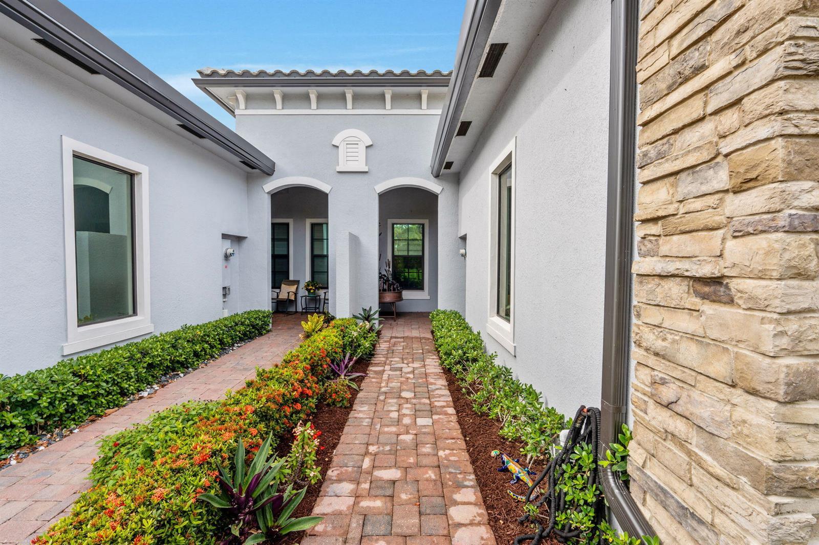 7642 N Blue Spring Drive, Parkland FL 33067 photo 4