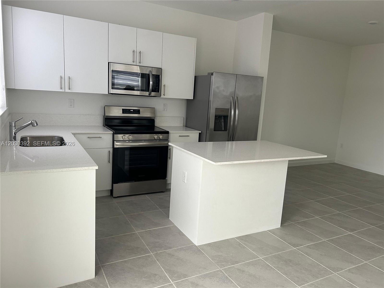 2582 SE 29th St, Homestead FL 33035 photo 3