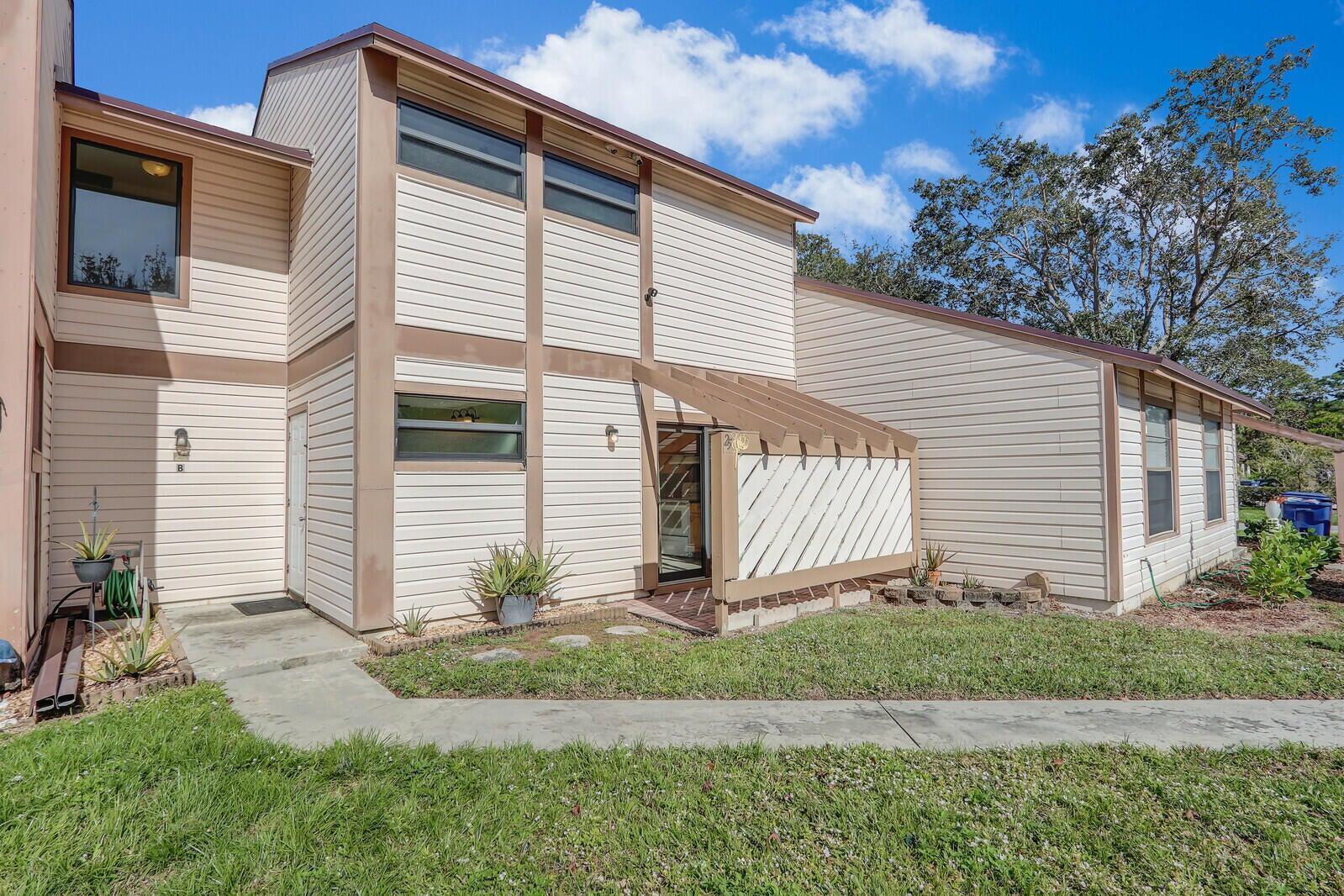 113 Sherwood Circle # 25b, Jupiter FL 33458